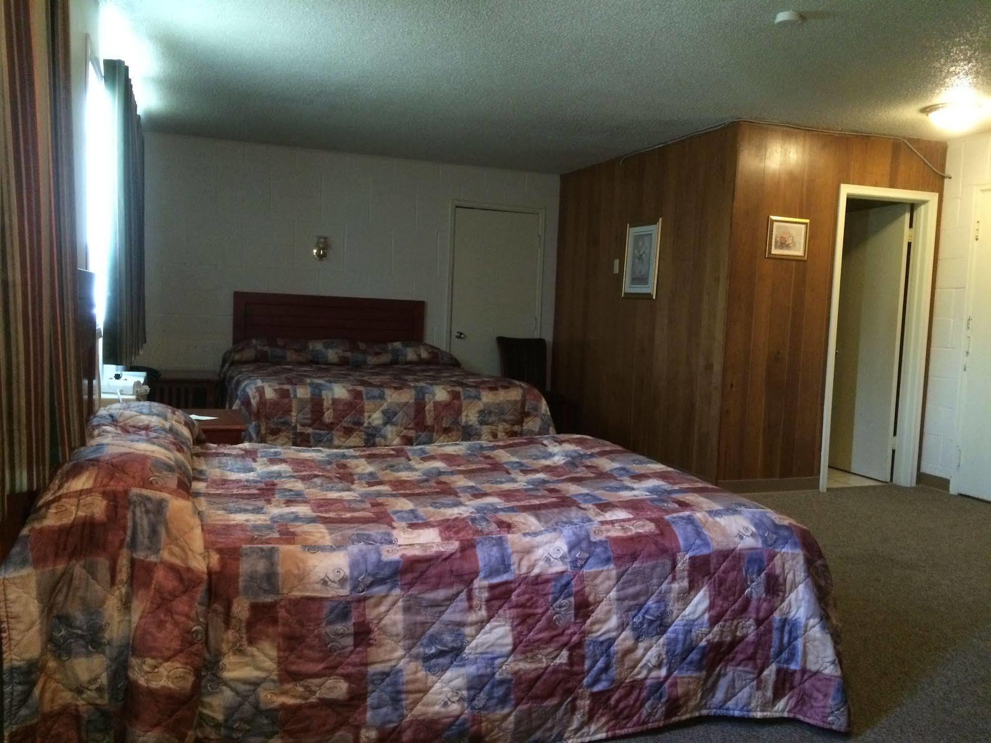 Esterhazy Motor Hotel 외부 사진